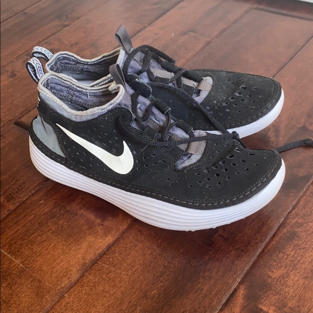 Men’s Black Nike Shoes Size 9